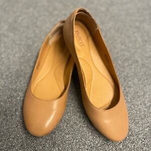 Born Adour Flats 8.5M